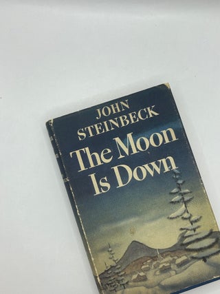 The Moon Is Down. John Steinbeck.